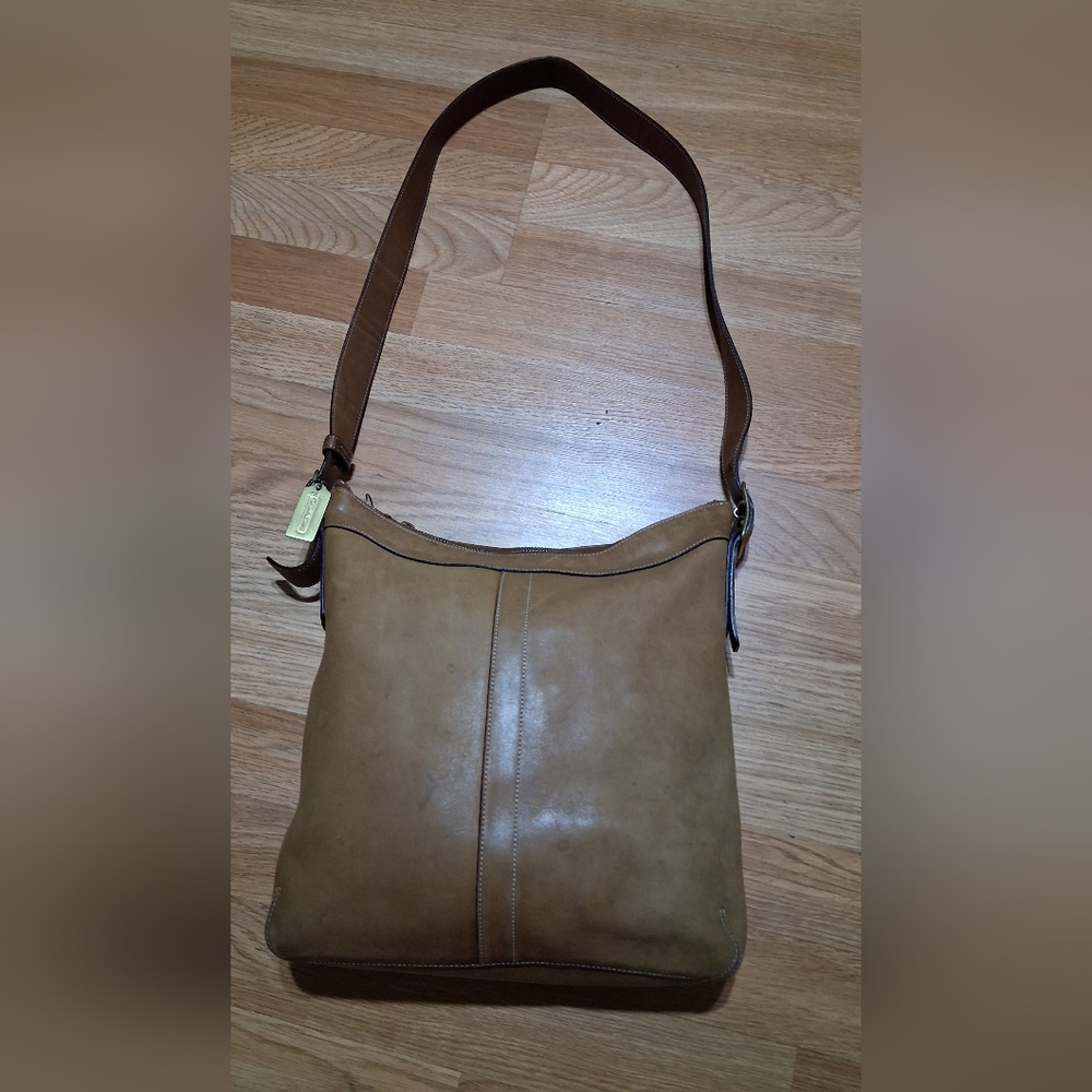 Classic Coach Tan Leather Shoulder Bag